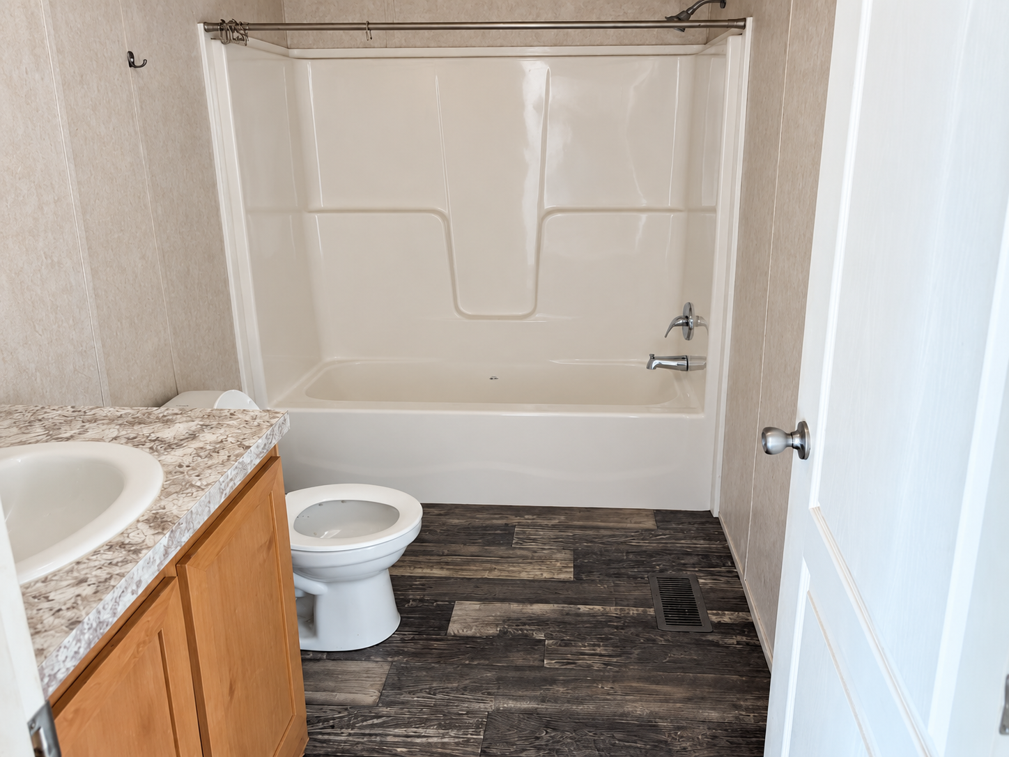 Holly Lynn Lot 121 (7) Holly Lynn Lot 121 – 2 Bed – 2 Bath