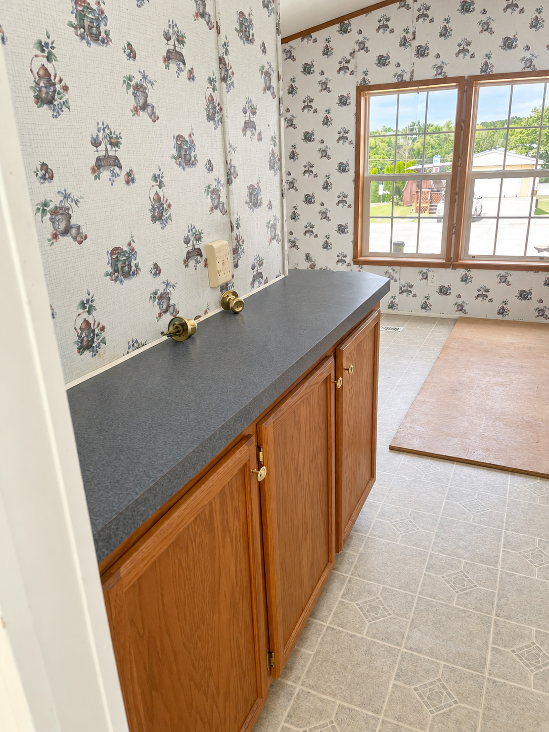 Lot 44 Indoor 2 JC Mobile Home Ct