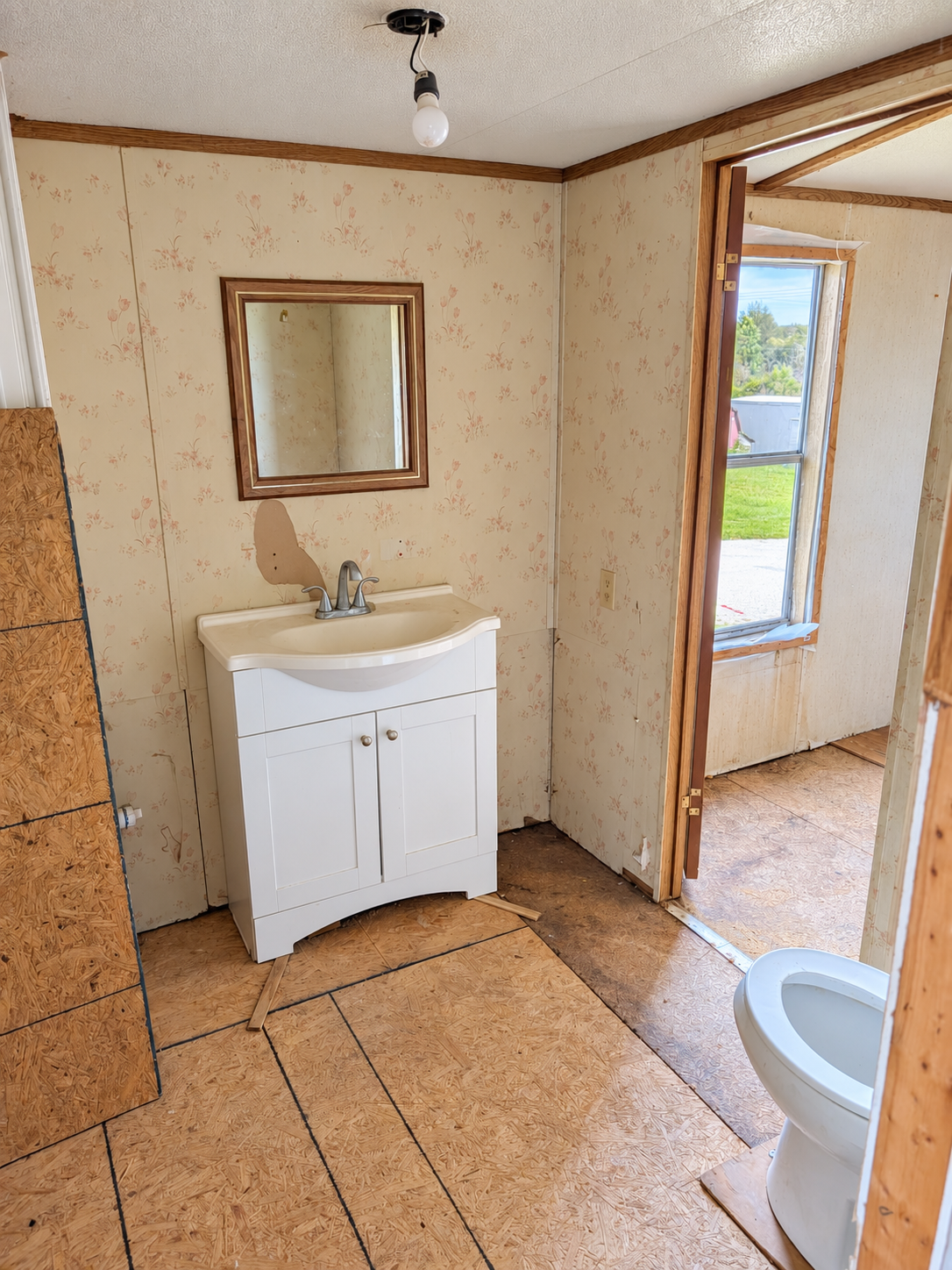 Lot 73 indoor bath (2) Lot 73 indoor