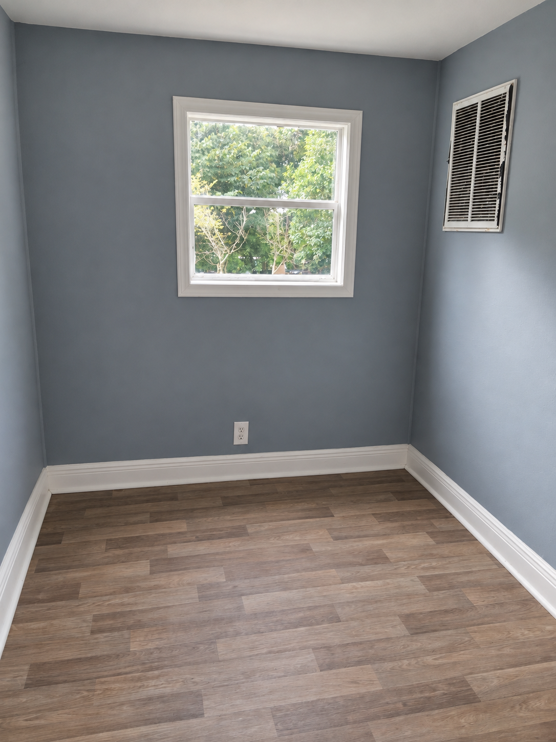 A&B Mobile Home Park, Lot B39 indoor window A&B Mobile Home Park, Lot B39