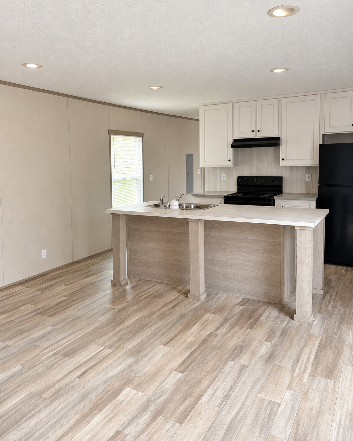 Double E open kitchen Double E, Lot 312