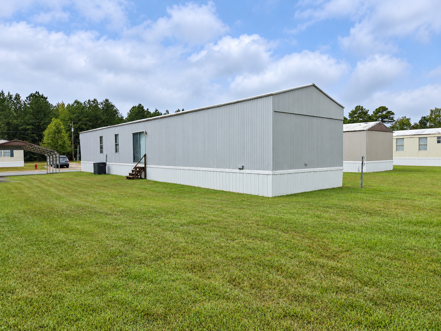 Lot 133 outdoor side back Lot 133 outdoor